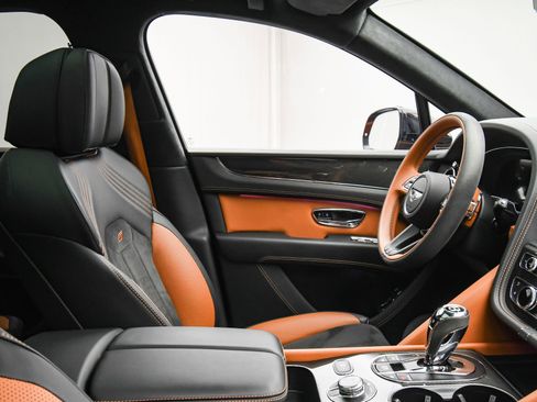 Certified 2022 Bentley Bentayga image 48