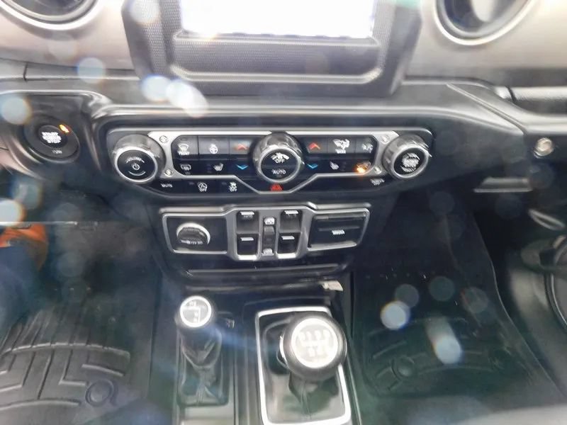 Used 2018 Jeep Wrangler Unlimited Sport S AWD/4WD image 30
