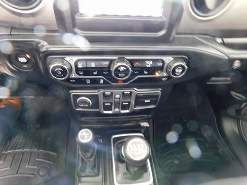 Used 2018 Jeep Wrangler Unlimited Sport S image 30