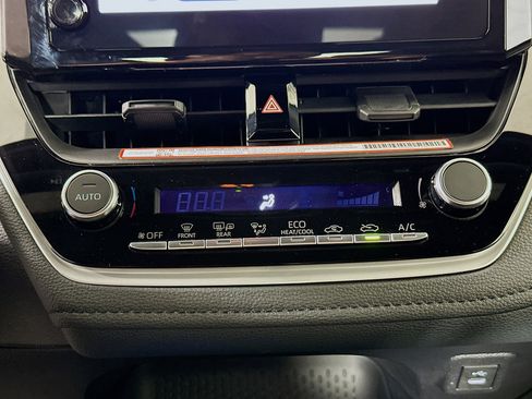 Used 2025 Toyota Corolla SE image 23