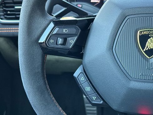 Used 2024 Lamborghini Huracan Sterrato image 29