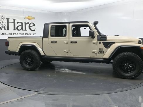 Used 2022 Jeep Gladiator Sport AWD/4WD image 70