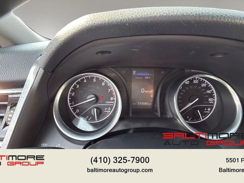 Used 2018 Toyota Camry SE FWD image 33