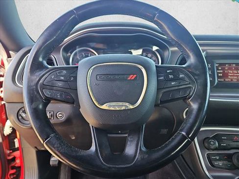 Used 2017 Dodge Challenger R/T image 21