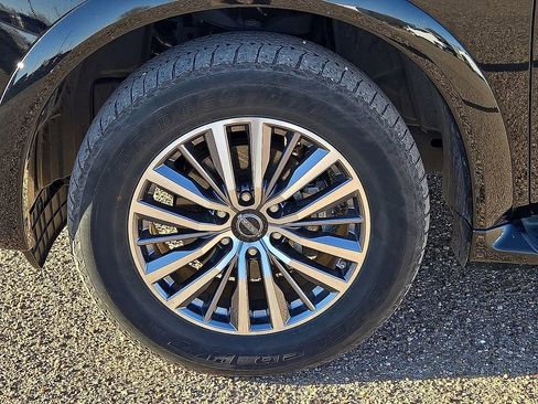 Used 2024 Nissan Armada SL image 11