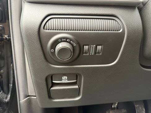New 2026 Jeep Grand Wagoneer L 4WD w/ Premium Group I image 16
