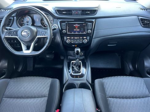 Used 2019 Nissan Rogue SV AWD/4WD image 3