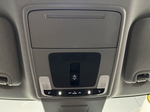 Used 2024 Acura Integra image 9