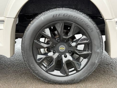 Used 2022 Chevrolet Express 2500 Extended w/ Enhanced Convenience Package RWD image 8