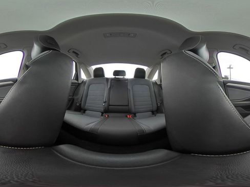 Used 2025 Volkswagen Jetta SE image 42