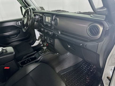 Used 2020 Jeep Wrangler Sport S image 30