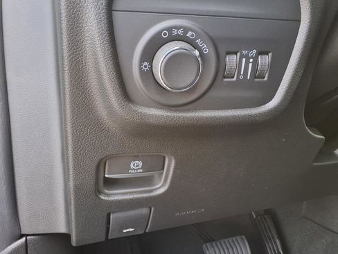 New 2025 Jeep Grand Cherokee L Altitude image 12