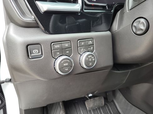 New 2026 GMC Sierra 1500 SLT w/ SLT Premium Package image 17