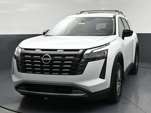 New 2026 Nissan Pathfinder SL AWD/4WD image 3