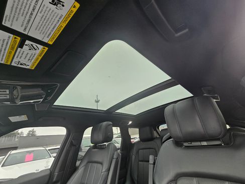 Used 2020 Land Rover Range Rover Sport HSE image 14