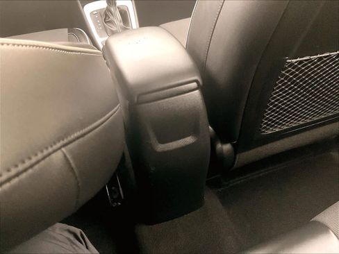 Used 2023 Hyundai Venue Limited image 27