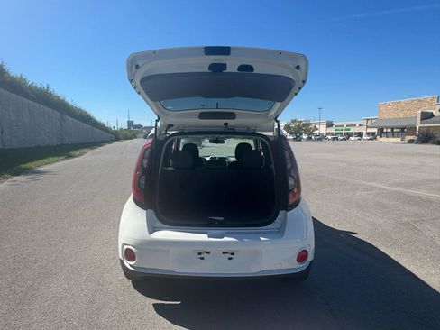 Used 2016 Kia Soul EV FWD image 41