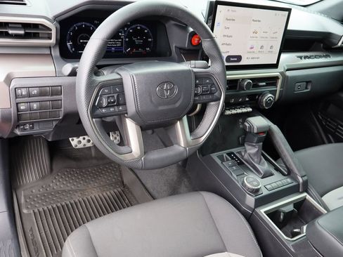 Used 2024 Toyota Tacoma TRD Sport image 11