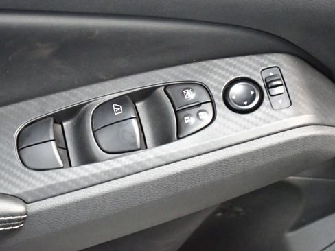 Used 2025 Nissan Altima 2.5 SV FWD image 15