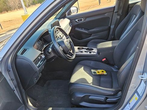 Used 2023 Honda Civic Sport image 6