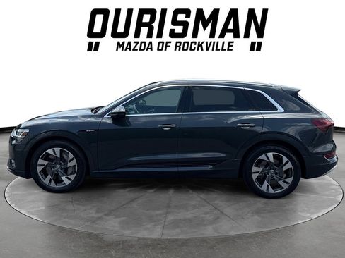 Used 2021 Audi e-tron Premium Plus w/ Premium Plus Package AWD/4WD image 3