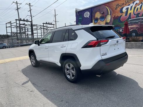 Certified 2024 Toyota RAV4 LE AWD/4WD image 3