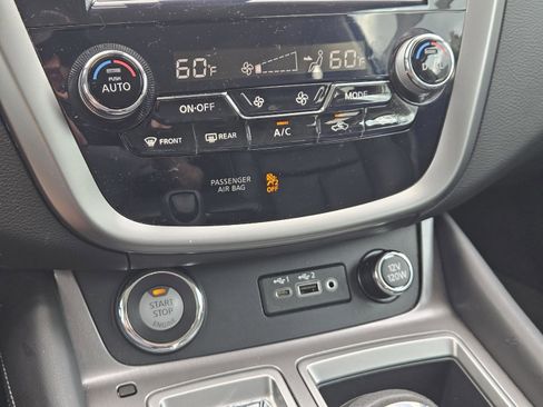 Used 2024 Nissan Murano SV w/ SV Midnight Edition Package FWD image 17