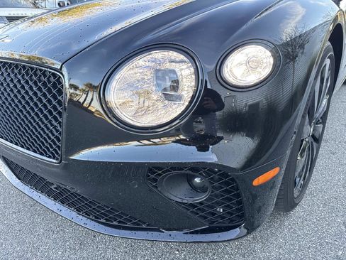 Used 2024 Bentley Continental GT image 9