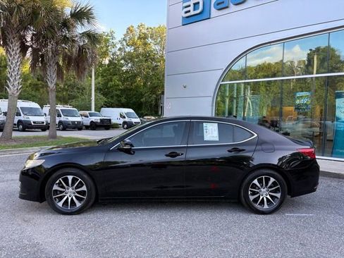 Used 2017 Acura TLX FWD image 2