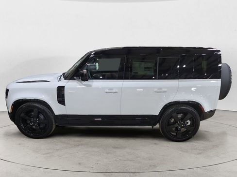 New 2026 Land Rover Defender 110 X-Dynamic SE AWD/4WD image 2