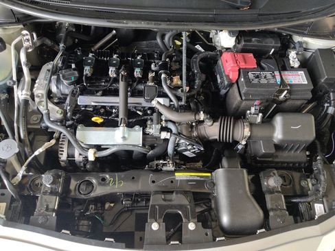 Used 2025 Nissan Versa S FWD image 30