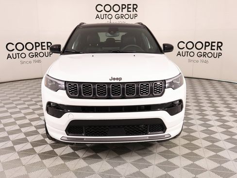 Used 2024 Jeep Compass Limited w/ High Altitude Package image 9