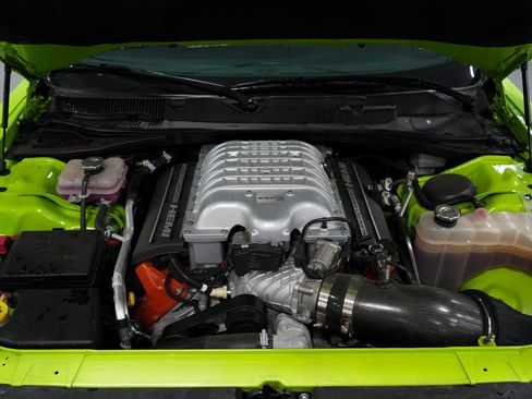 Used 2015 Dodge Challenger SRT Hellcat image 33