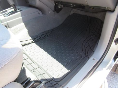 Used 2004 Toyota Tacoma PreRunner RWD image 13