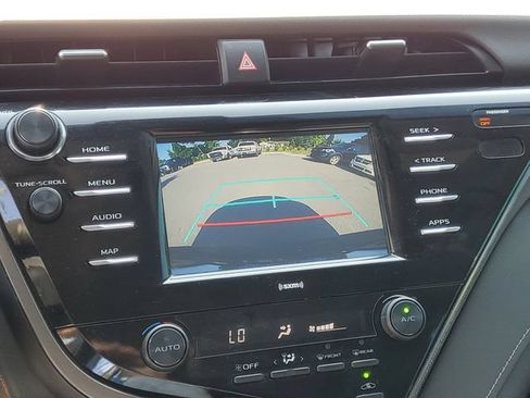 Used 2020 Toyota Camry SE FWD image 21