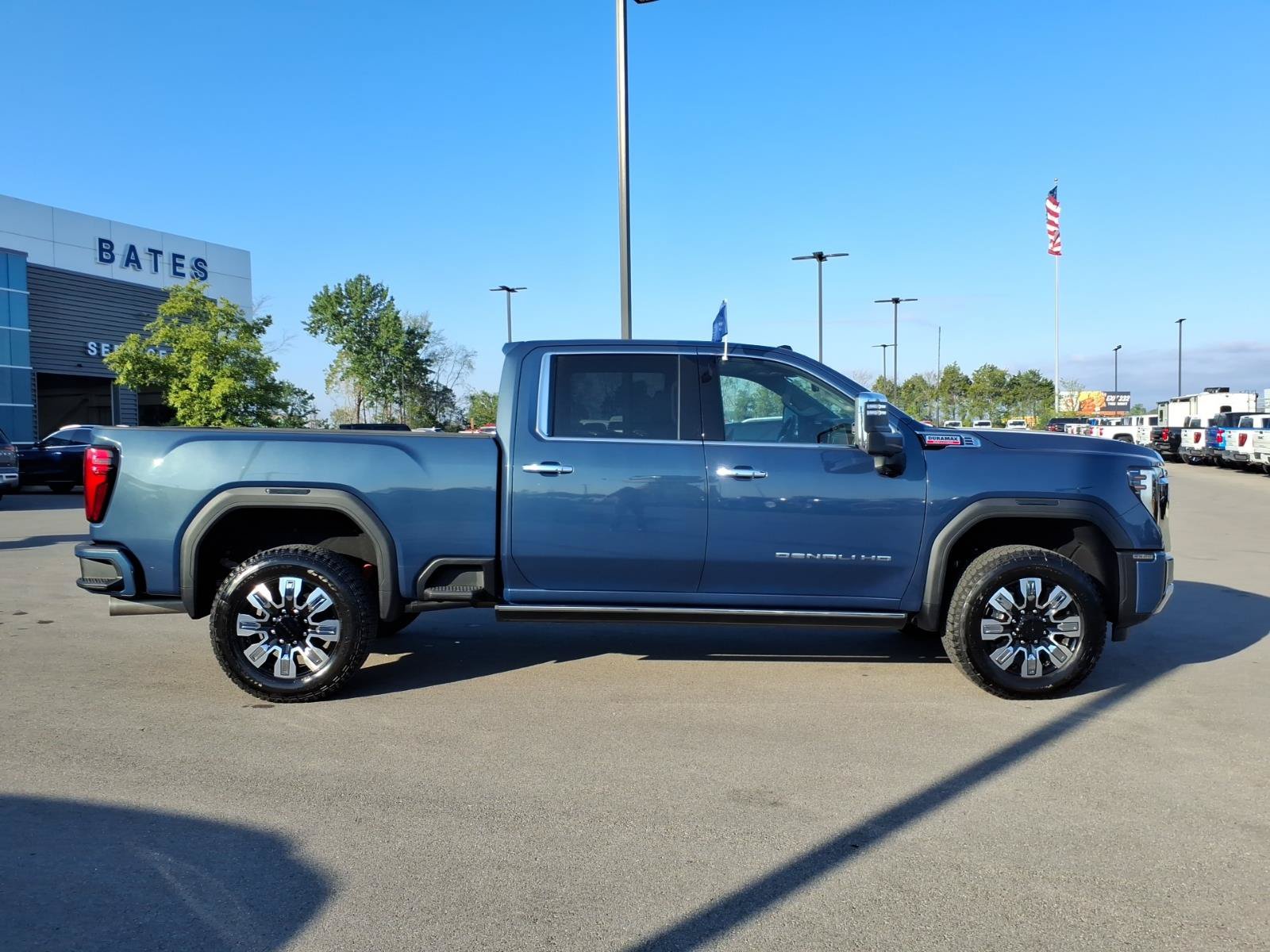 Used 2026 GMC Sierra 3500 Denali AWD/4WD image 2