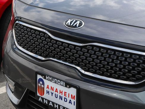 Used 2017 Kia Niro Touring w/ Advanced Technology Package image 3