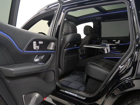 Used 2023 Mercedes-Benz Maybach GLS 600 4MATIC image 33