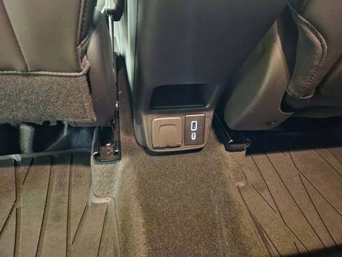 Certified 2025 Buick Encore GX Avenir w/ Avenir Technology Package image 24