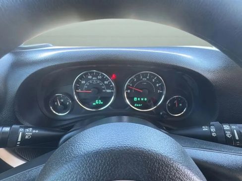 Used 2015 Jeep Wrangler Sport AWD/4WD image 5