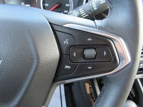 Used 2023 Chevrolet TrailBlazer ACTIV w/ Sun and Liftgate Package image 17