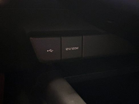 Used 2022 Toyota Camry SE image 15