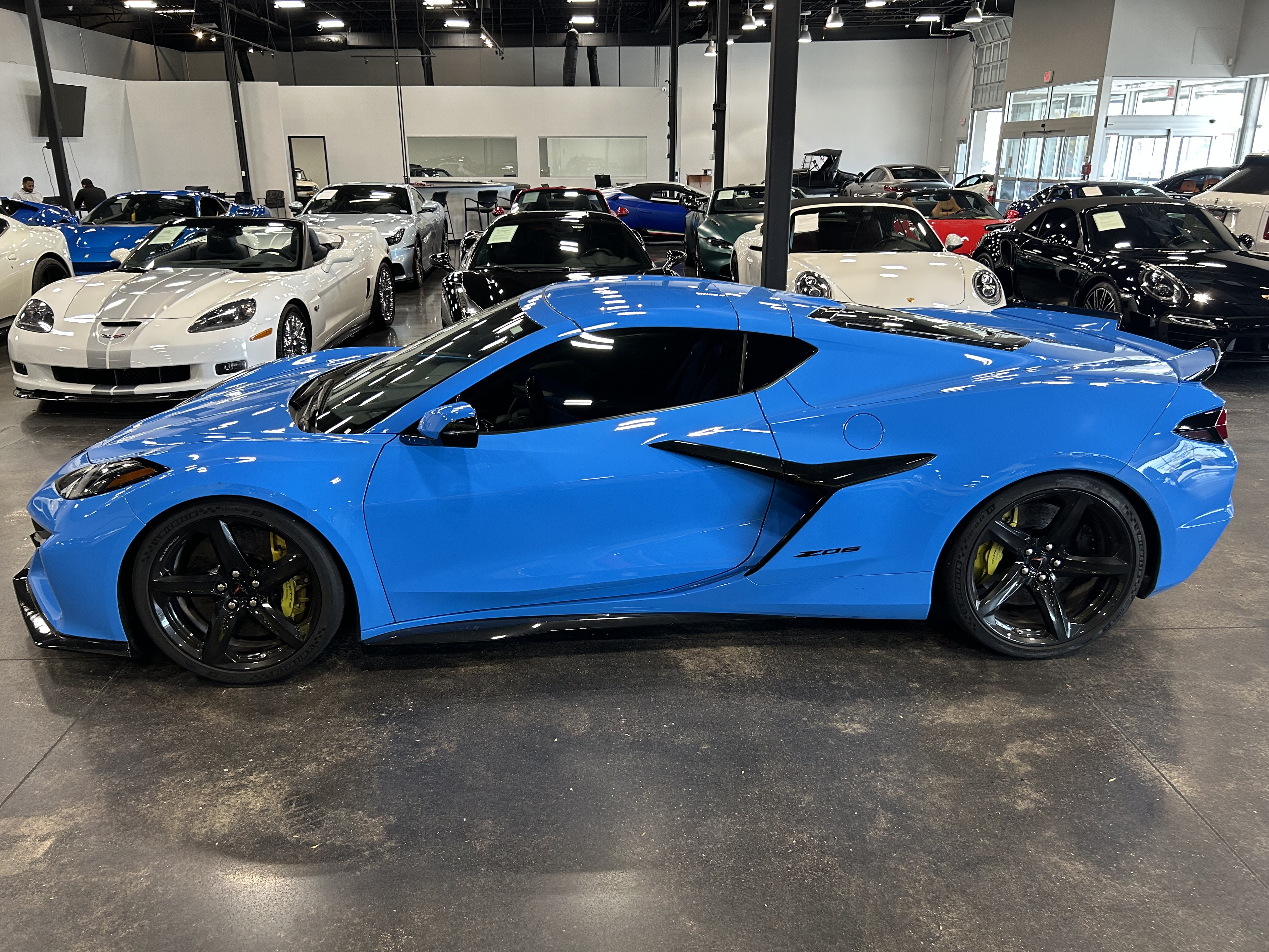Used 2024 Chevrolet Corvette Z06 RWD image 6