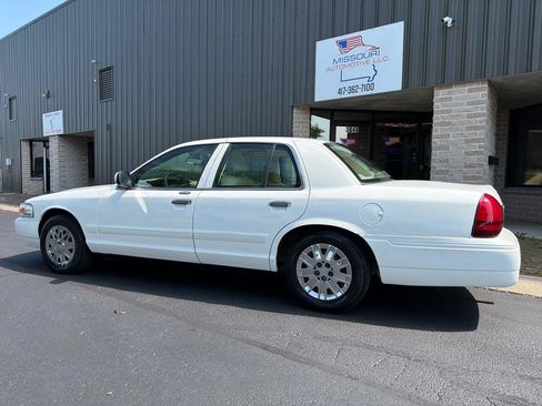 Used 2008 Mercury Grand Marquis GS RWD image 4