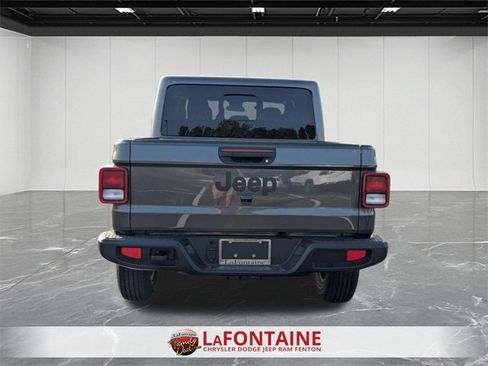 New 2025 Jeep Gladiator Sport image 5