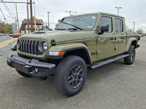 New 2026 Jeep Gladiator Sport image 3