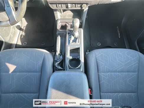 Used 2019 Toyota Tacoma TRD Off-Road image 9