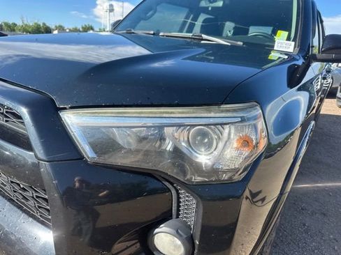 Used 2016 Toyota 4Runner SR5 AWD/4WD image 10