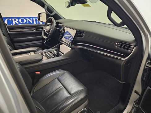 Used 2024 Jeep Wagoneer L 4WD image 35