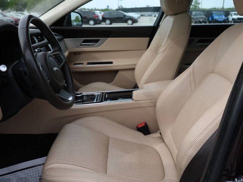 Used 2020 Jaguar XF Prestige AWD/4WD image 13